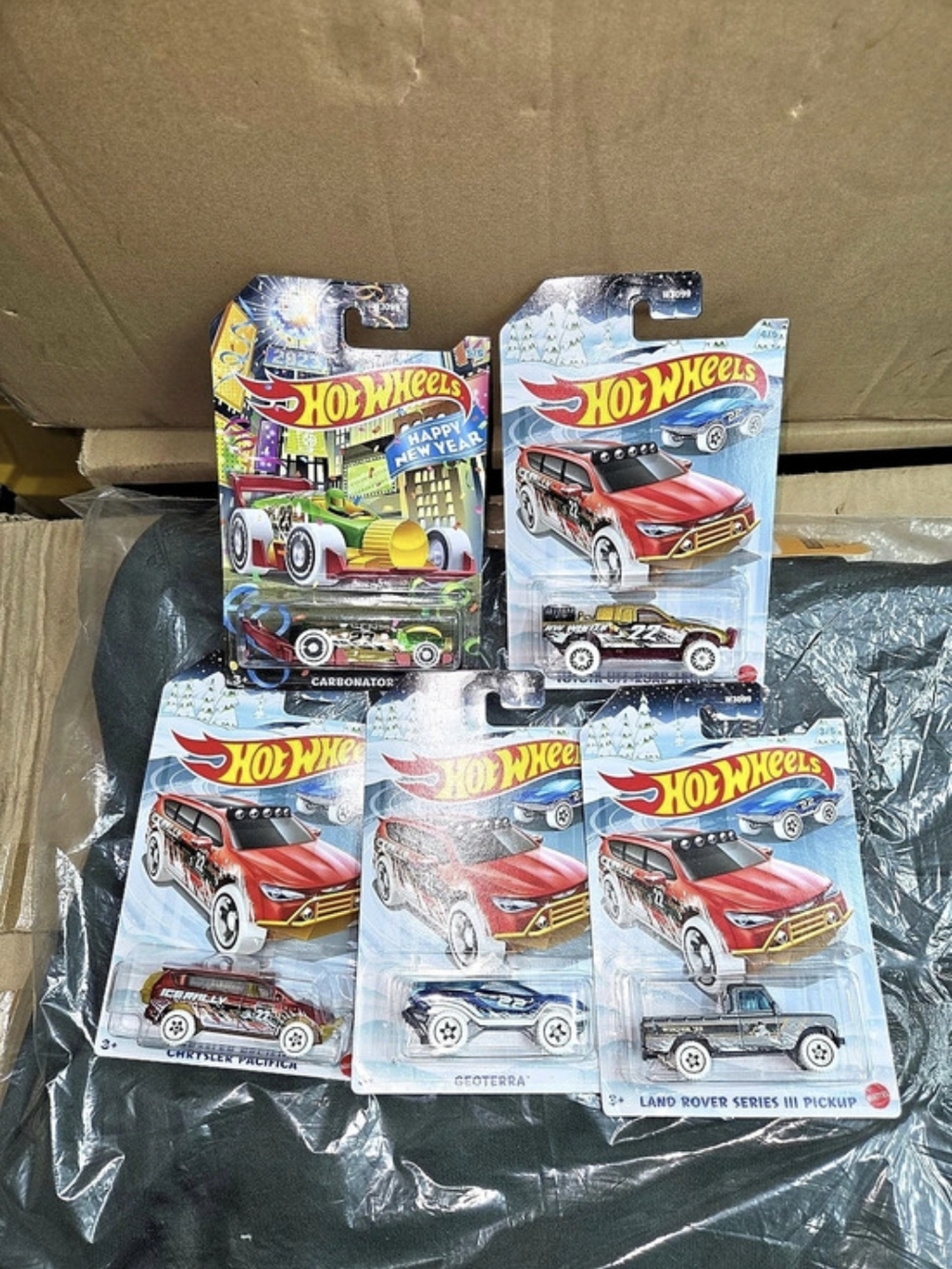 Hot Wheels 2022 Holiday Racers 5-Pack Die-Cast Cars NWT Complete Series Mint
